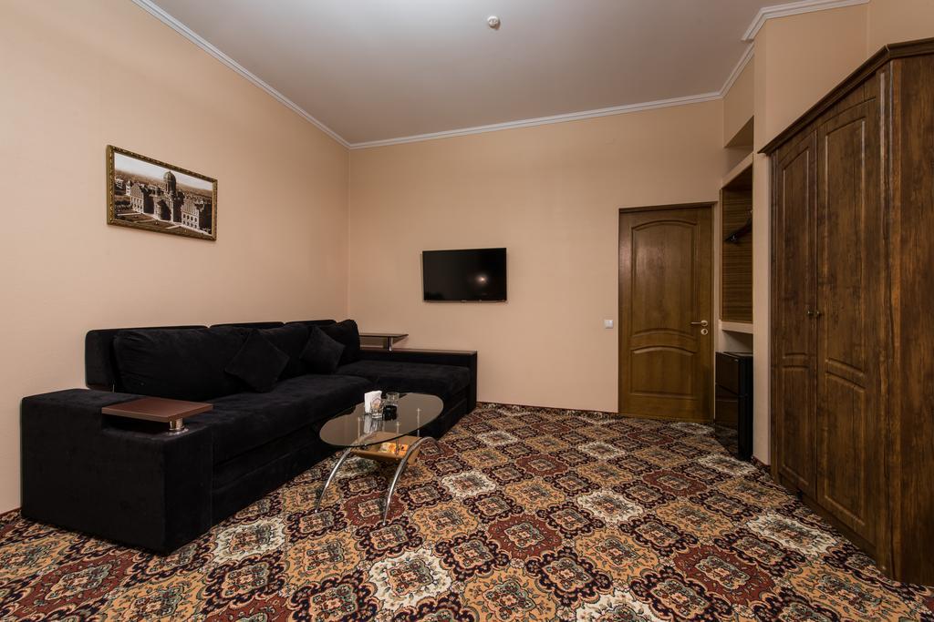 Premium Hotel Tjernivtsi Rum bild
