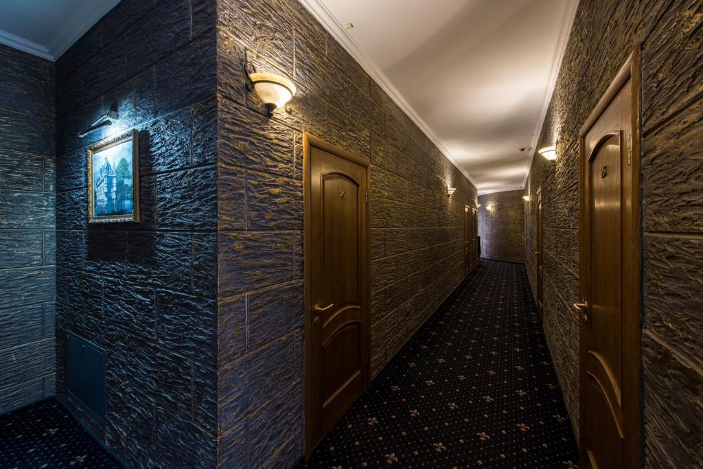 Premium Hotel Tjernivtsi Exteriör bild